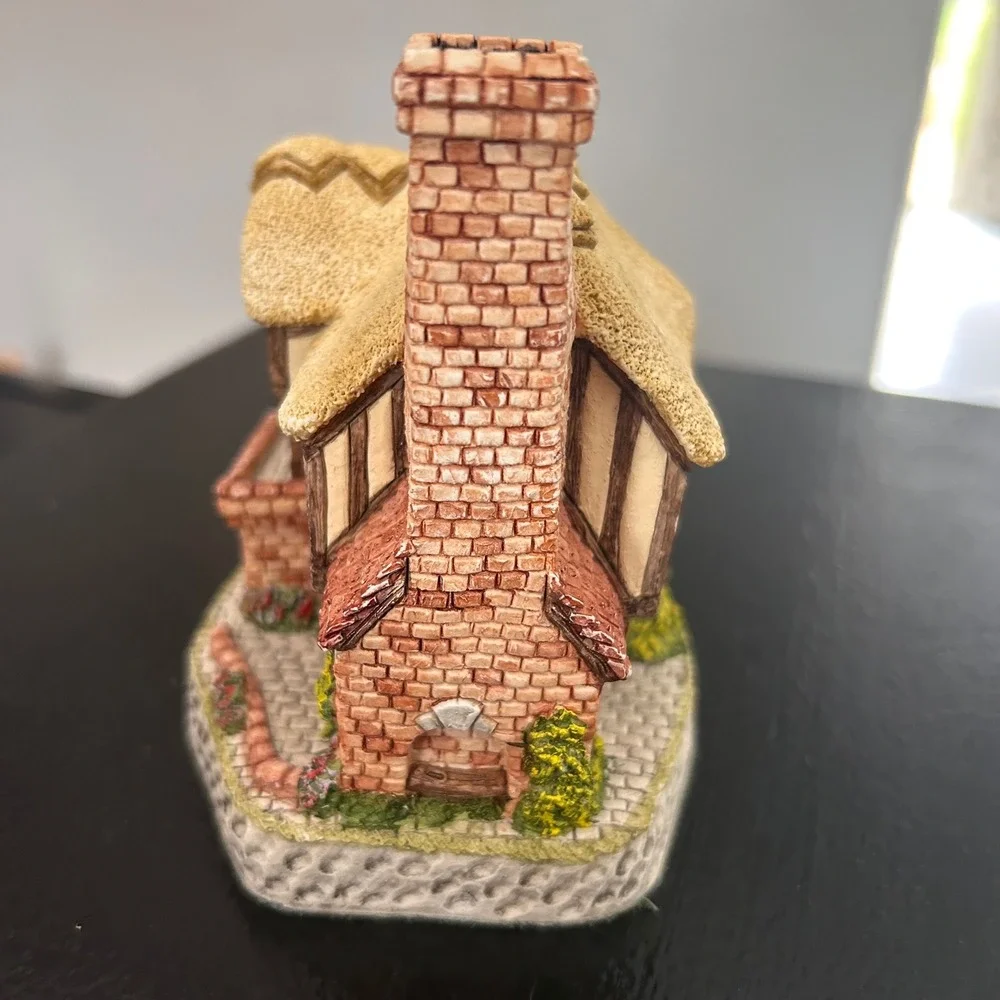 David Winter Whileaway Cottage 1994 Collectors Guild No 15 Miniature Figurine